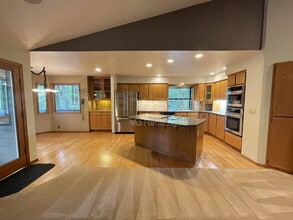 Building Photo - 11011 S Southridge Dr