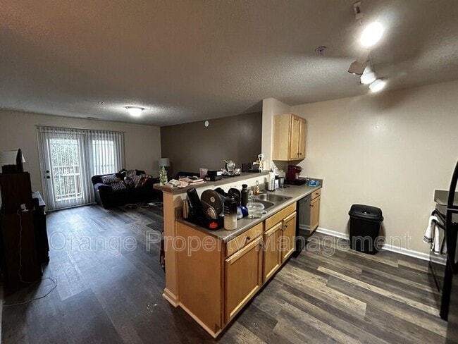 Building Photo - 1121 Harts Ridge Dr