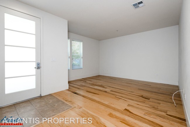 Building Photo - 3 br, 2.5 bath House - 810 Altaire Walk