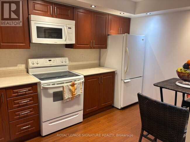Photo du bâtiment - 4727 Sheppard Ave E
