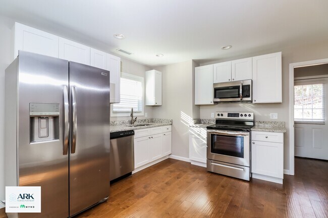 Foto del edificio - 436 Little Sycamore Ln