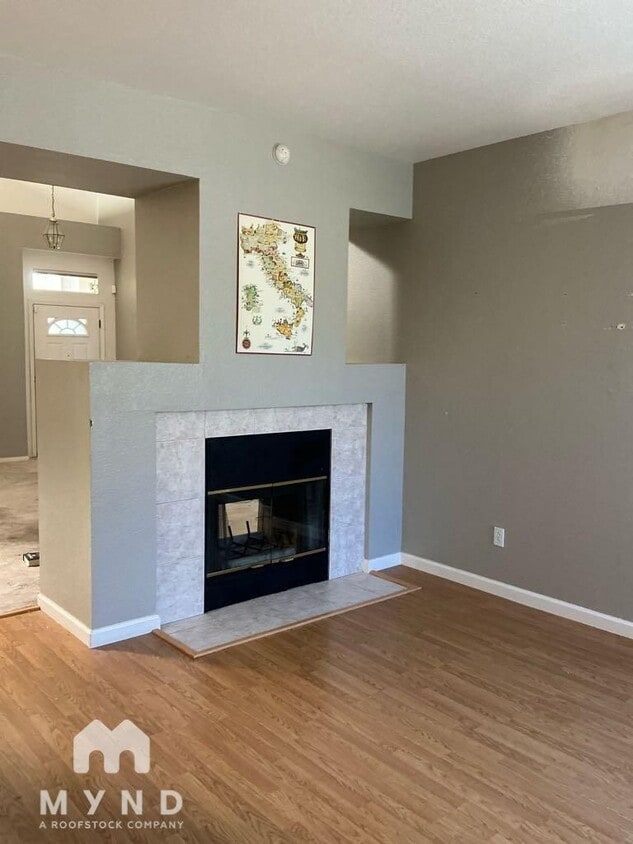Building Photo - 106 Del Sur St