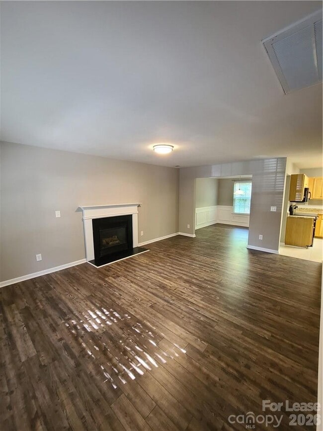 Building Photo - 19231 Kanawha Dr