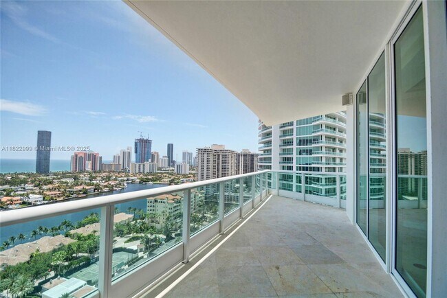 Foto del edificio - 20155 NE 38th Ct