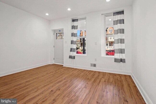 Foto del edificio - 1818 Ashburton St