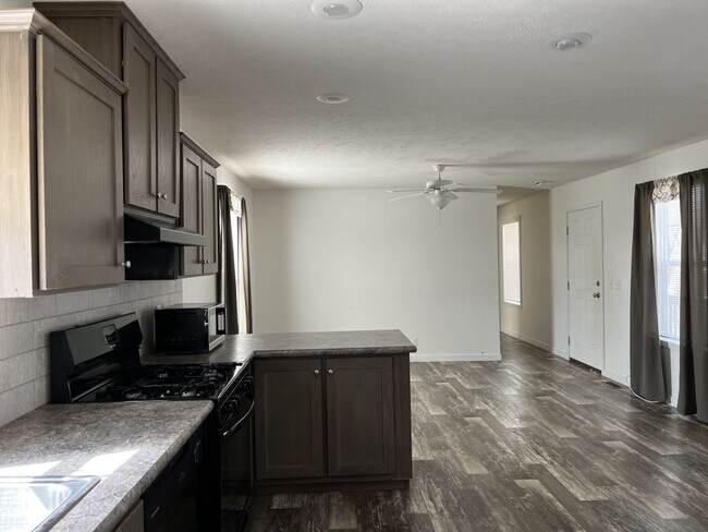 Foto del edificio - 32 Meadowlark Ln