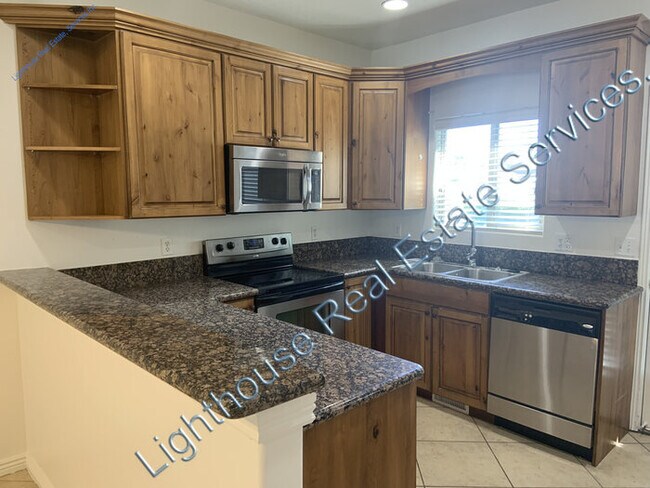 Foto del edificio - Fantastic Murray 3 Bedroom Townhome!