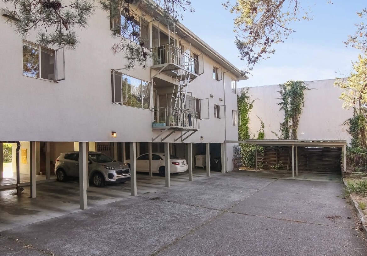 Building Photo - 37 Reed Blvd