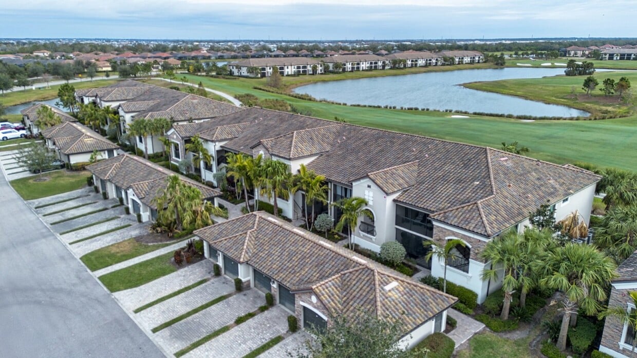 Like new 2BR, 2BA garage condo-Lakewood Na... - Like new 2BR, 2BA garage condo-Lakewood Na...