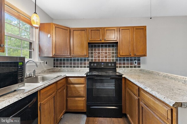 Building Photo - 193 Stirling Ct