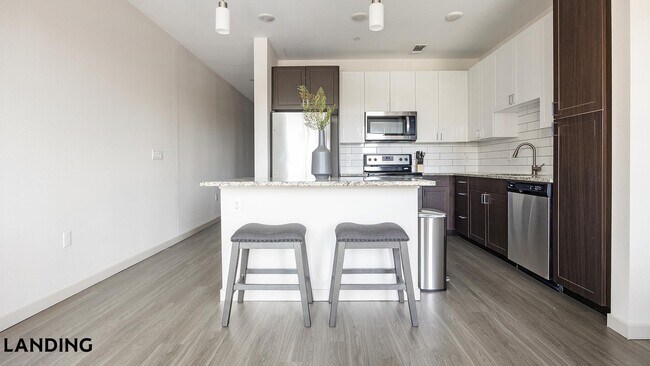 Foto del edificio - 2900 E 16th Ave