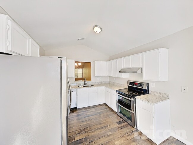 Building Photo - 1423 Ardmore Dr