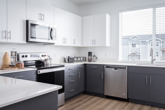 Timberview Oregon City | Casa adosada de 3 habitaciones con cocina - Timberview Apartments