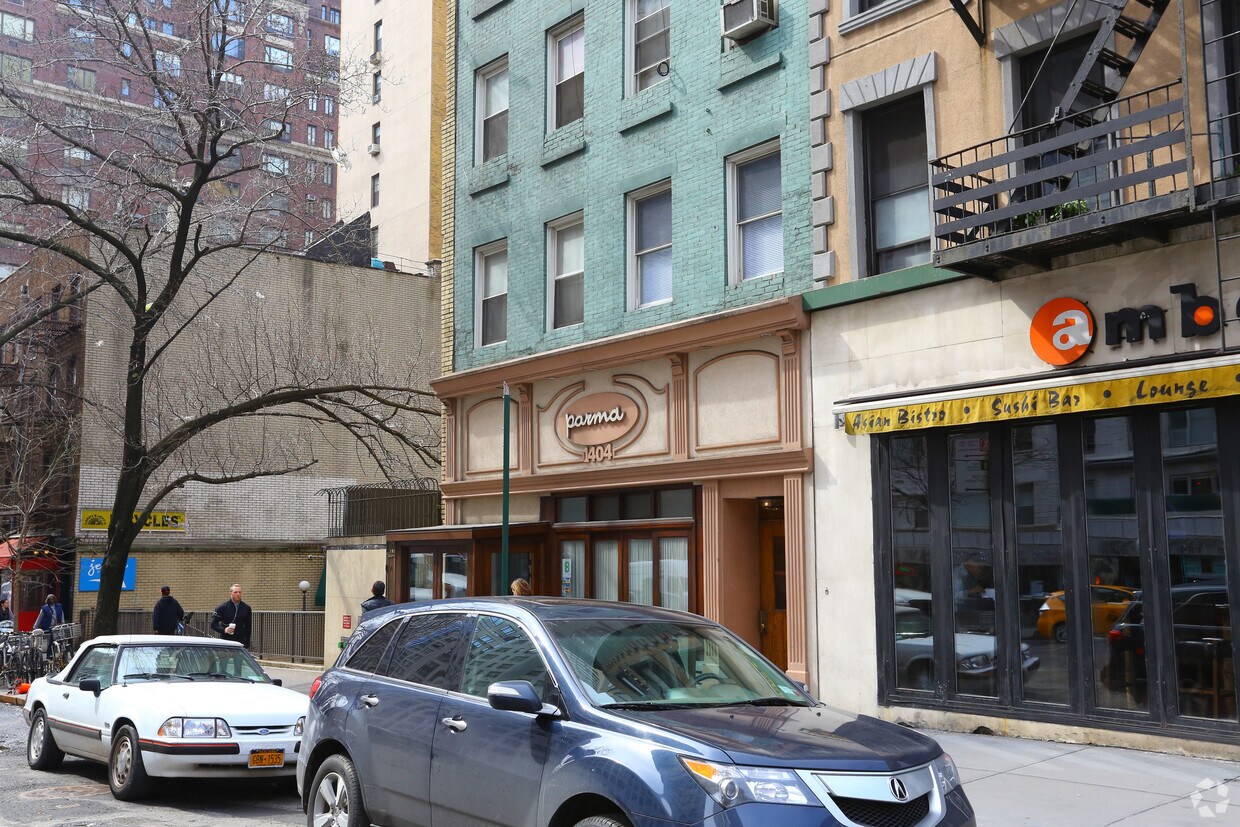 Building Photo - 1404 3rd Ave