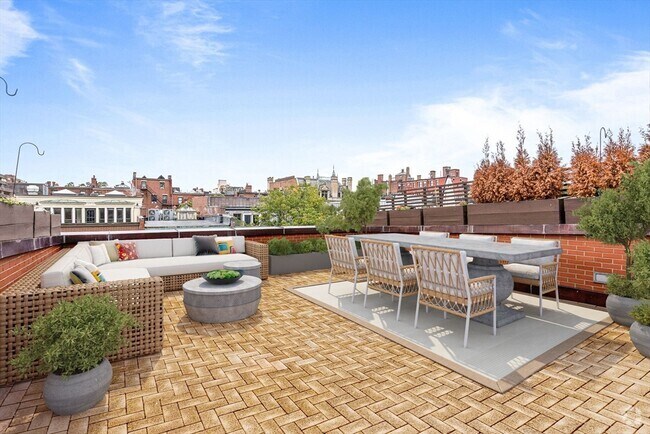 Building Photo - 330 Newbury St