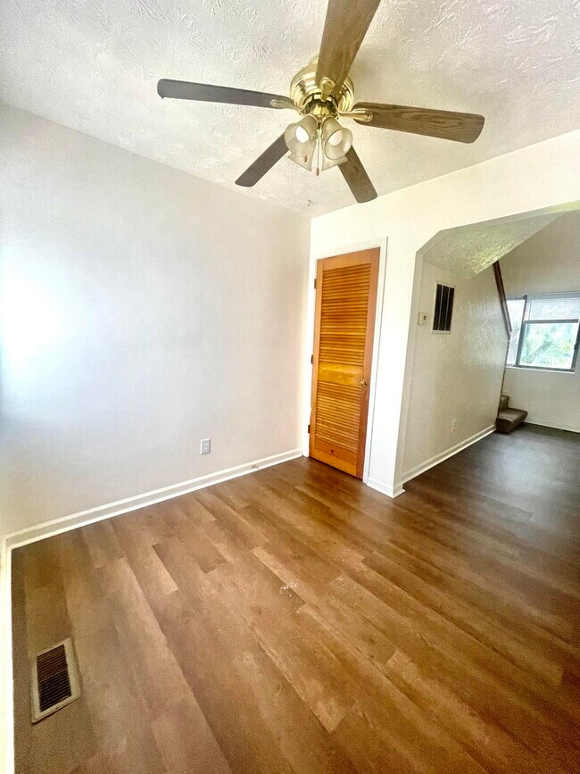 Foto del edificio - 452 Larkwood Dr