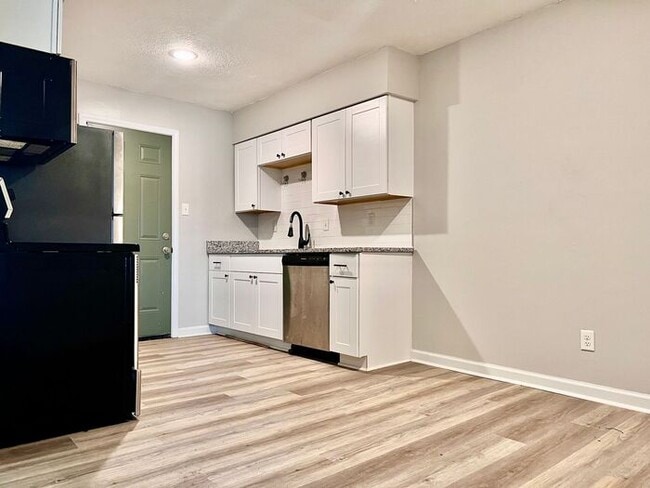 Walk to Campus + Highland Hotspots! - Walk to Campus + Highland Hotspots! House