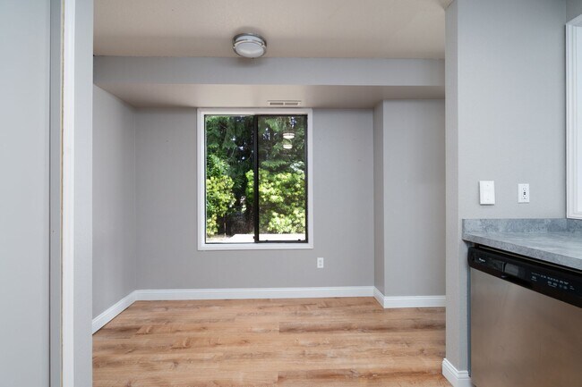 Foto del edificio - 4-Bedroom Home 2.5 Bathrooms, Mount Vernon