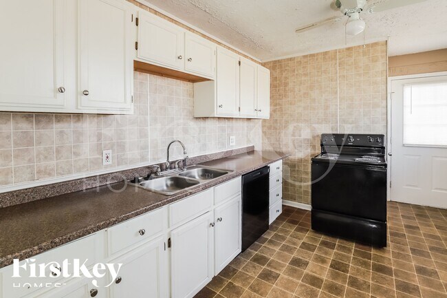 Foto del edificio - 11408 E Scarritt Ave