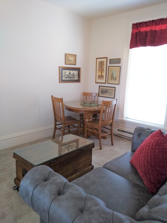 301 2nd W St Unit 3, Muscatine, IA 52761 Apartments in Muscatine, IA