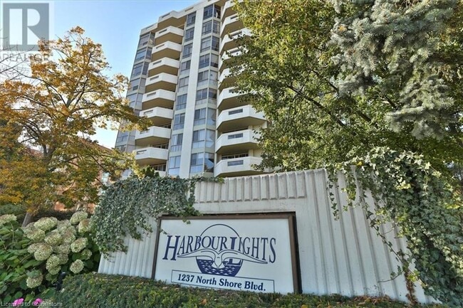 Building Photo - 1237 North Shore Blvd E