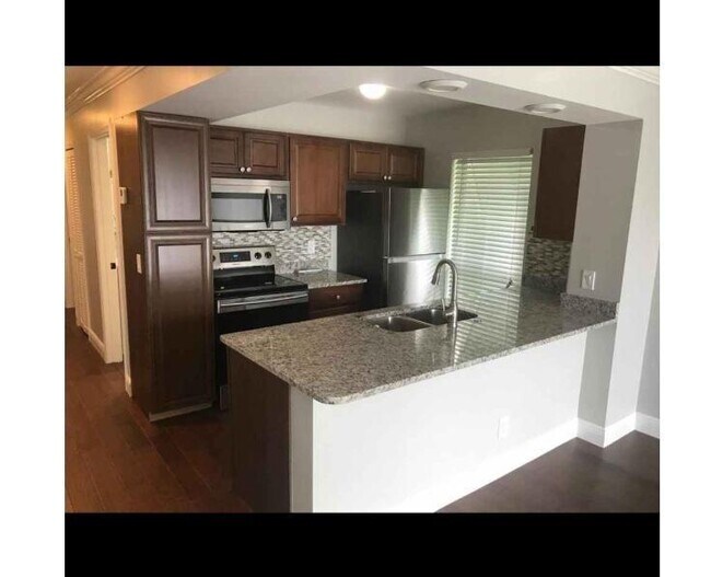 Building Photo - 285 Cypress Point Dr