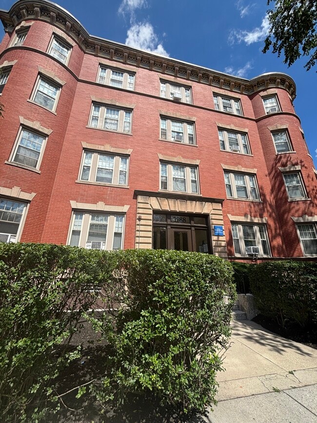 Building Photo - 1788 Beacon St