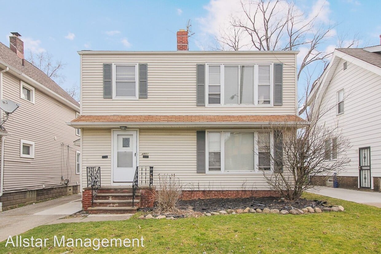 Primary Photo - 2 br, 1 bath House - 4801 E 84th Street Up