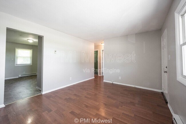 Foto del edificio - 4881 300W