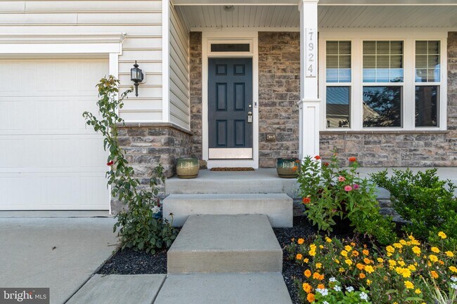 Building Photo - 7924 Meridian Dr