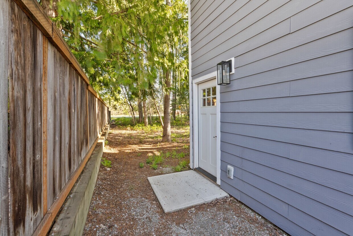 Foto principal - 900 Westwood Dr