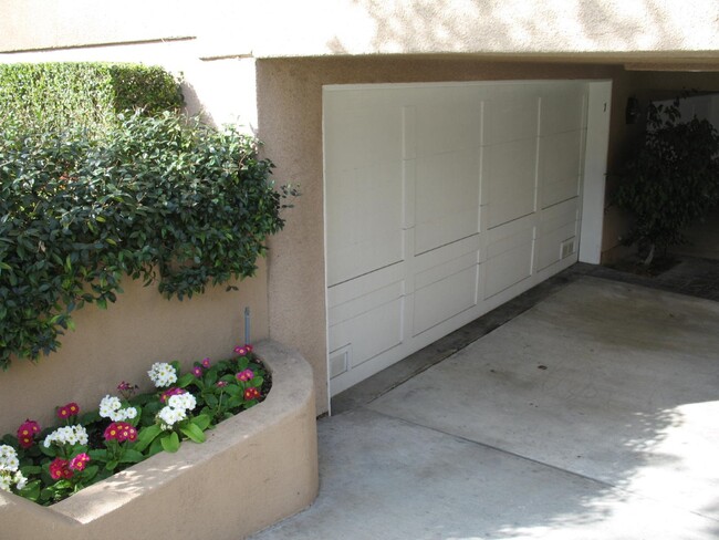 2 Car Garage - 733 S Chapel Ave