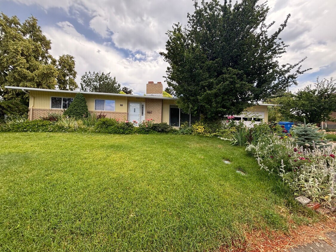 Foto principal - Great University Area Home!