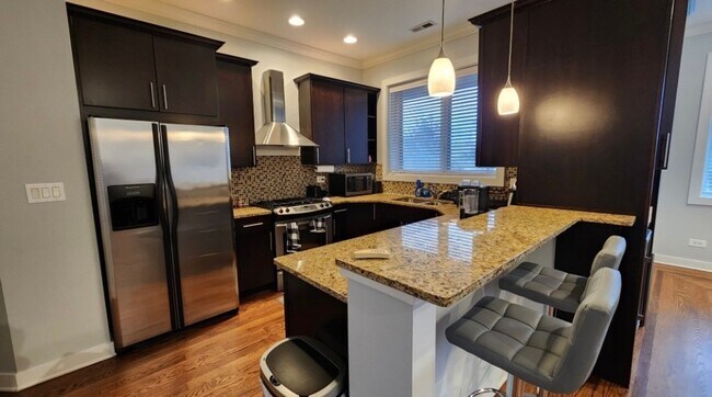 Foto del edificio - Breathtaking, 2-Bedroom, 2-Bath Condo Near Medical District
