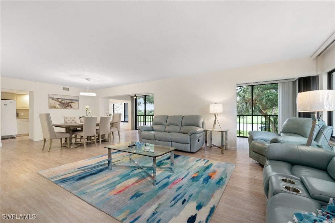 Foto principal - 425 Wildwood Ln