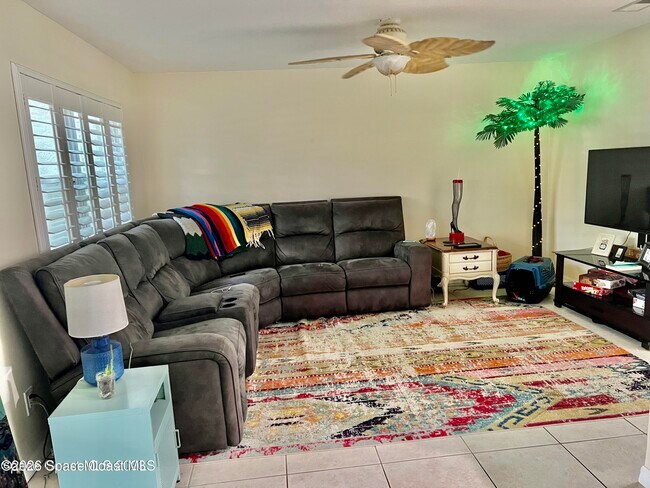 Foto del edificio - 8707 Bay Ct