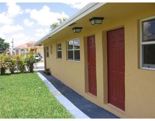 Building Photo - 2840 NW 15th Ct