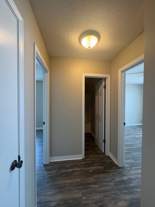 Foto del edificio - 520 Landview Dr