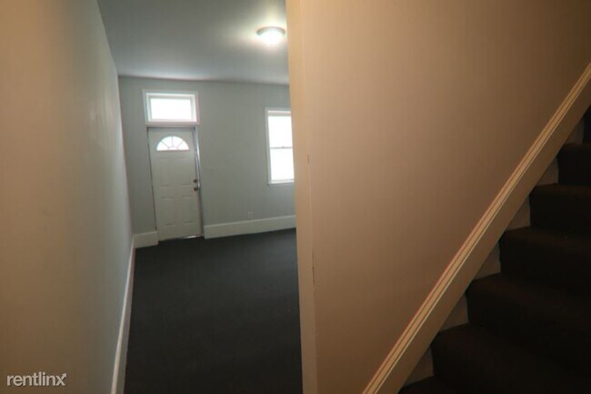 Foto del edificio - 6 br, 2 bath Townhome - 1221 N Bond St