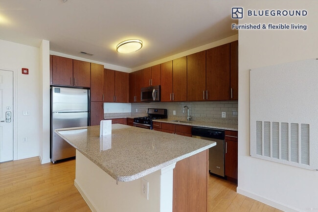 Foto del edificio - 1700 E 5th St