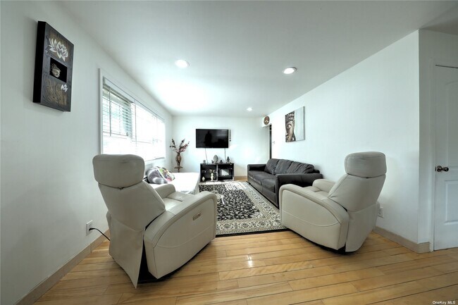 Foto del edificio - 46 Gardner Ave