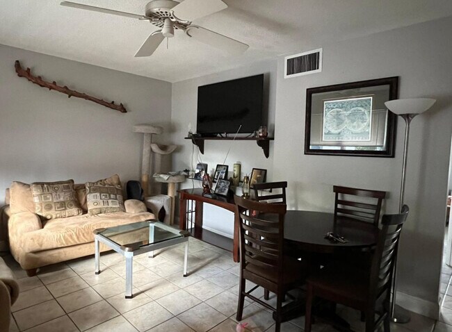 Foto del edificio - 1001 SE 16th St
