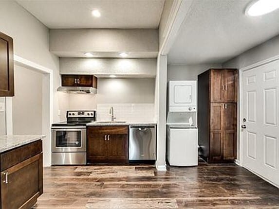 Kitchen + dishwasher + washer/dryer - 202 Burton Dr