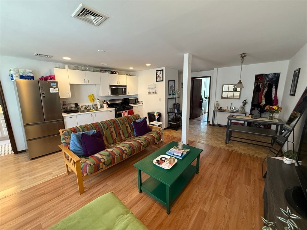 Primary Photo - 205 D St