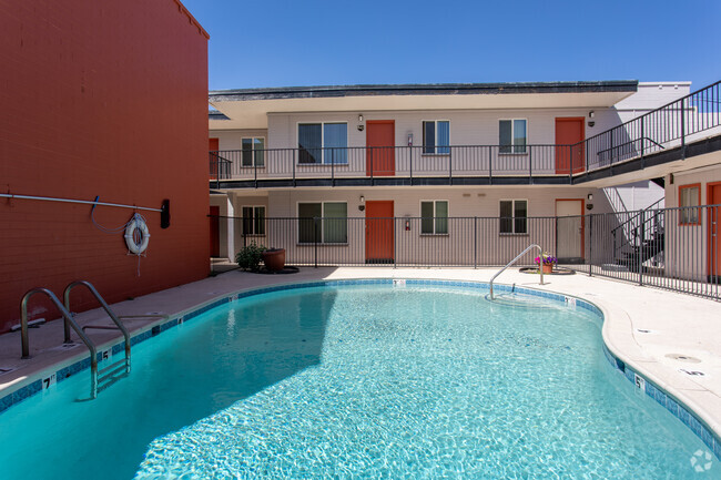 Piscina - University Gardens Apartments