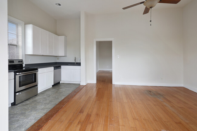 Building Photo - 1738 Henriette Delille St