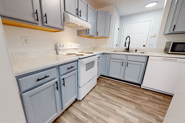 Newly Renovated One Bedroom at The Oaks Apartments in Lincolnton, NC - The Oaks Apartments