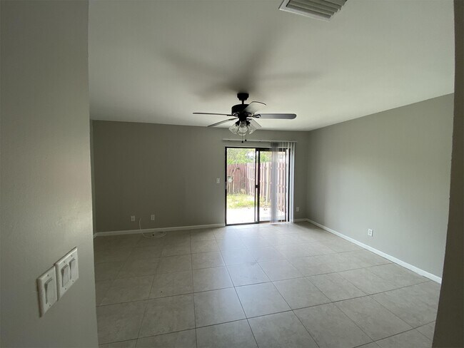 Foto del edificio - 5154 Breckenridge Pl