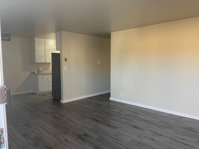 Foto del edificio - 528 Grand Ave