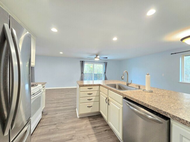 Foto del edificio - 3 Bedroom Home in Marysville Available Now